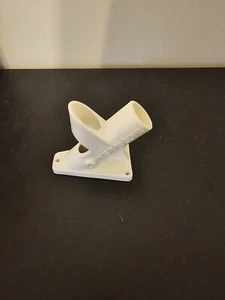 Soporte de plástico para asta de bandera - Imagen 1 de 5