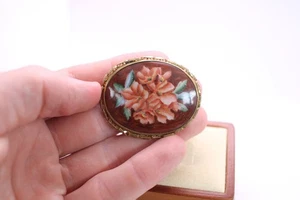 Vintage Porcelain Flower Brooch - Handpainted with Gold Metalwork - Picture 1 of 8