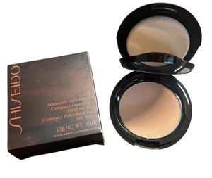 Shiseido Powdery Foundation P2 Natural Light Pink Compact w mirror NOS - Picture 1 of 4