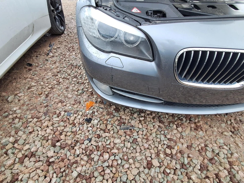 Luz de conducción usada se adapta a: BMW 535I 2012 parachoques antiniebla montado sin M-aerodyna Foto 1 de 4