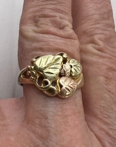 Landstrom’s Black Hills gold ring 10 karat size 6.75 Multi Toned Gold Leaves - Picture 1 of 10