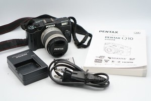 PENTAX Q10 Black Body w/ 02 Standard lens