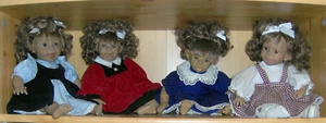 4 (Charakter) Puppen aus Nachlass (saßen als Deko im Regal) je ca. 40cm - Bild 1 von 3