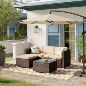 Set divano angolare in rattan da esterno tessuto a mano arredo patio con cuscini e tavolo - Foto 1 di 6