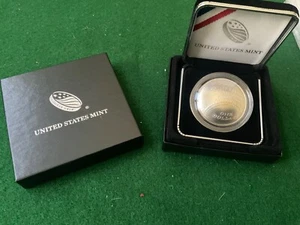 2014 Silver Baseball $1 US Coin - T13 - Picture 1 of 3