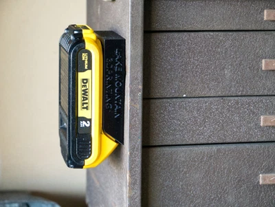 LAKE MOUNTAIN 3DPRINTING Magnetic Battery Holder for Dewalt 20V Max | Battery Holder Dewalt