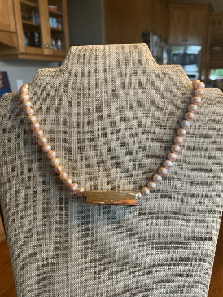 Collar Park Lane ROSALIE de perlas rosas con barra de oro extraíble sofisticado Foto 1 de 4