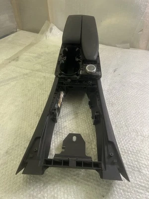 Mercedes Benz C300 2011 consola central reposabrazos controlador multimedia A2046800150 OEM Foto 1 de 4
