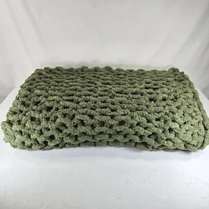Manta Gruesa Tejida Verde Bosque Salvia Aprox 66" x 58" Marca Fieltro Haha - Imagen 1 de 5