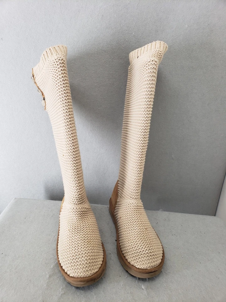 Botas UGG Clásicas Tejidas Cardy Para Mujer 9 Arena Beige Alto Botón Cómodas Zapato de Invierno Foto 1 de 4