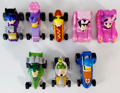 Mickey & The Roadster Racers 8 DieCast Cars Mickey, Donald , Goofy, Minnie Cover