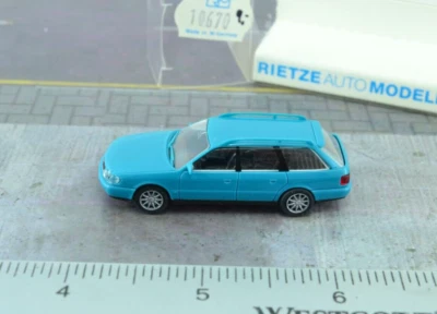 Vagón Rietze 10670 AUDI A6 azul claro escala 1:87 HO Foto 1 de 3