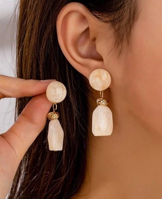 Aktion! Vintage Kunststoff Jade Marmor Design Ohrringe Modeschmuck Beige  - Bild 1 von 4