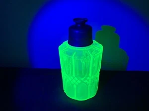 ANTIQUE VAL ST LAMBERT VAPORIZER IN YELLOW VASELINE GLASS Uranium Glass - Picture 1 of 6