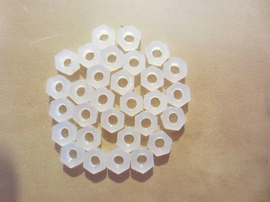 Tuerca hexagonal tuerca M3 DIN555 30 piezas de plástico poliamida - Imagen 1 de 1