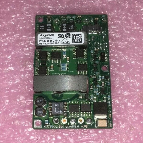 QRW025A0A641, Isolated DC/DC Converter 36-75Vin 5.0Vout 25A Neg TH Pin 3.68mm - Image 1 of 2