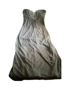 Neu mit Etikett - Roulette hellgrau verblassend auf SCHWARZ Partykleid Größe - 10 - Bild 1 von 4