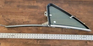 Left 1985-1991 Dodge Ram Van B-SERIES Vent Wing Window Glass Frame B150 B250 Oe - Picture 1 of 23