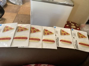 Neuheit bestickte Aufnäher - Pizza & Hot Dog - Room Essentials 6er-Pack - Bild 1 von 3