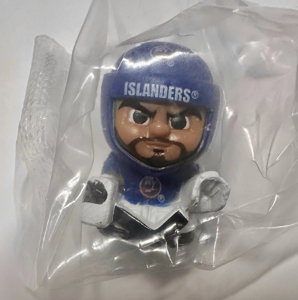 2022 NHL Teenymates Series 8 Goalies New York Islanders Goalie SEALED PACKAGE - Image 1 of 1
