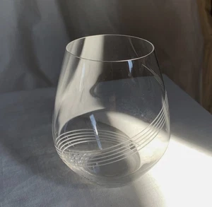 Lenox Lively. Rotwein Kristall Becher mit geschliffenem mattiertem Wirbelband. 4,75" - Bild 1 von 5