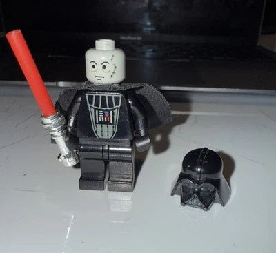 LEGO Star Wars Darth Vader Fig Light Grey Head, 1999, sw0004  - Image 1 of 2
