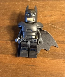 LEGO DC Super Heroes Dawn of Justice Batman Armored Minifigure sh217 From 76044 - Picture 1 of 2