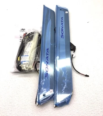 OEM Hyundai Sonata Front Left/Right Illuminated Door Sill Plates C2045-ADU00 Foto 1 de 4