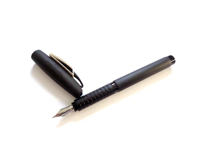 Faber-Castell Füllhalter Essentio Aluminium schwarz Feder M - Bild 1 von 2