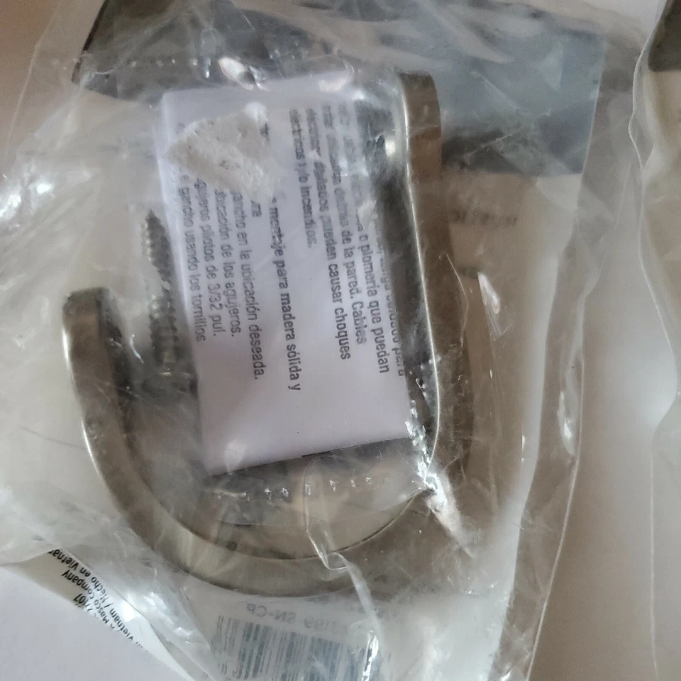 Gancho para bata Liberty 2523521 níquel satinado de una sola punta (3) Foto 1 de 4