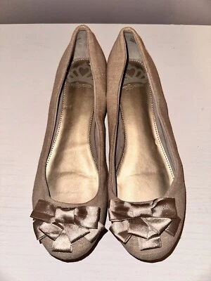 Zapatos planos de ballet Fergalicious By Fergie para mujer Alana talla 7,5 Foto 1 de 4