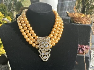 NWOT Authentic HEIDI DAUS TRIPLE STRAND CHAMPAGNE FAUX PEARL RHINESTONE NECKLACE - Picture 1 of 6