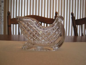CLEAR GLASS CRYSTAL SANTA SLEIGH CHRISTMAS CANDY DISH -- HEAVY - Picture 1 of 12