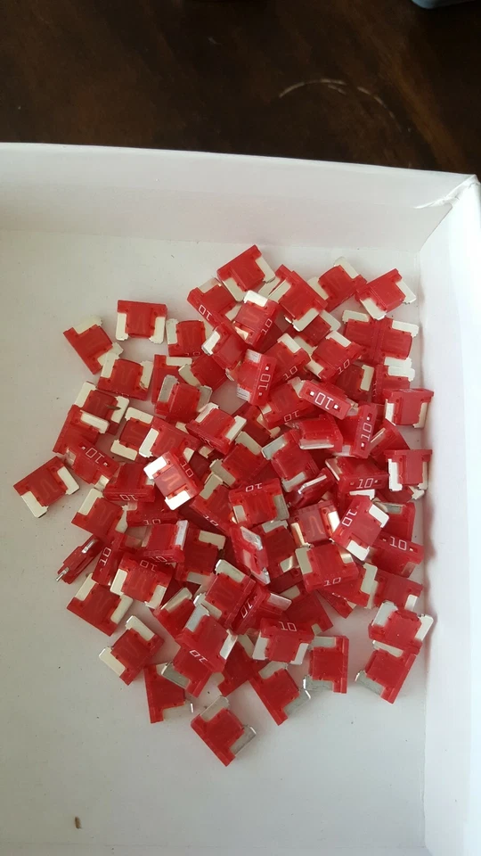 100 PACK bussman LOW PROFILE BLADE FUSES - 10 AMP MINI ATM10LP. Nbx2 - Image 1 of 1