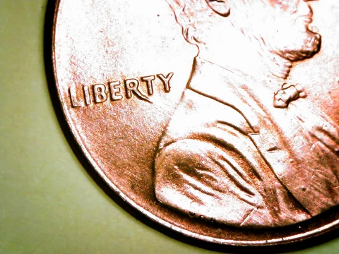 Rare Die Break Mint Error - Long R in Liberty 2000 D Lincoln Memorial Penny Cover