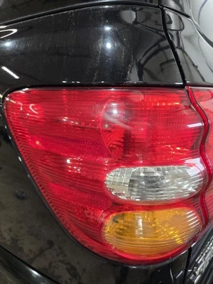 Cuarto de luz trasera izquierda del conductor montado en panel para 01-04 SEQUOIA 631776 Foto 1 de 4