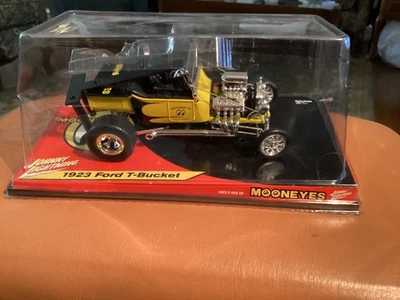 Johnny Lightning Mooneyes 1923 Ford T-Bucket 1/18th Scale 2003 - NEW - Image 1 of 4