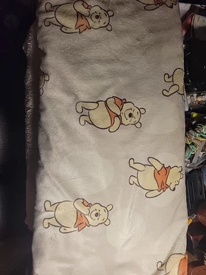 迪士尼小熊维尼夏尔巴人毯子 39 英寸 x 31 英寸蹒跚学步宝宝  — 第 1/4 张图片