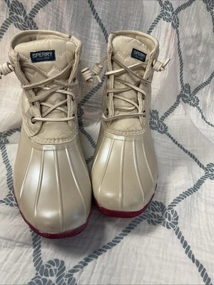 SPERRY SALTWATER DUCK BOOTS IVORY/PINK SOLID SOLE FOR GIRLS SIZE 4 - Image 1 of 4