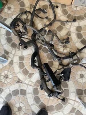 Arnés de cables cableado motor completo Lexus IS300H 2013-2016 82121-53560 Foto 1 de 4