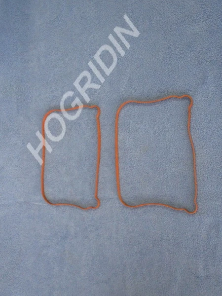 Paquete de 2 juntas de cubierta basculante inferior de goma Harley Davidson Sportster 2007-2017 Foto 1 de 1