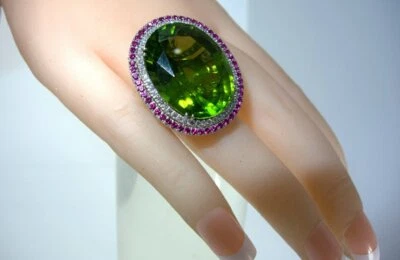 Anillo grande de plata maciza 925 hecho a mano con peridoto de 46,11 quilates, rubí de 1,20 quilates y circonita cúbica Foto 1 de 4