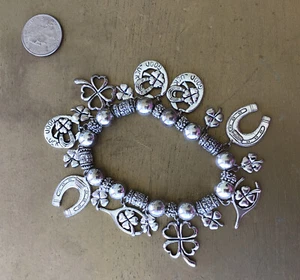 St. Patrick’s Day GOOD LUCK FOUR LEAF CLOVER SILVER TONE STRETCH CHARM BRACELET - Picture 1 of 8