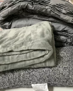 ๐งท Room Essentials Geo Reversible Decorative Comforter Set with Throw - ๐F/Q - Picture 1 of 3