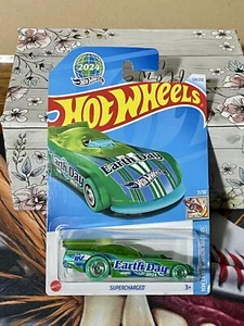 Hot Wheels - Supercharged #124 Earth Day HW CELEBRATION RACERS 7/10 Green - Picture 1 of 2