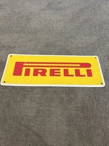 Pirelli Reifen Festzelt Stil neues Blechschild: Kostenloser Versand - 6 x 18" gelb und rot - Bild 1 von 5