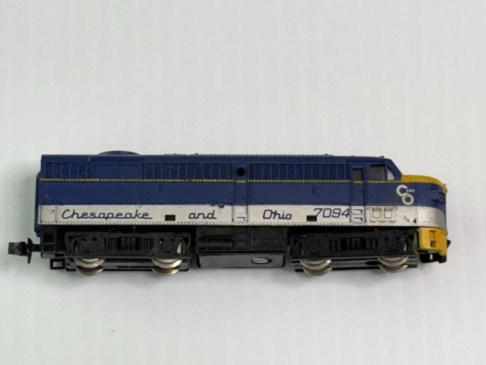 MRC N Alco FA locomotive Chesapeake and Ohio #7094 Working - Image 1 of 4