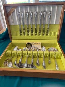 58 PIECE SET ONEIDA 1881 ROGERS ENCHANTMENT SILVERPLATE FLATWARE IN CHEST - Picture 1 of 7