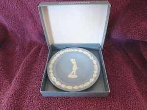 Boxed Wedgwood Blue Jasperware Lady Golfer Pindish - Picture 1 of 4