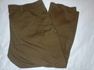 Under Armour STORM Loose Fit Cargo Pants Mens Size 44x30 Beige Khaki Polyester - Picture 1 of 9